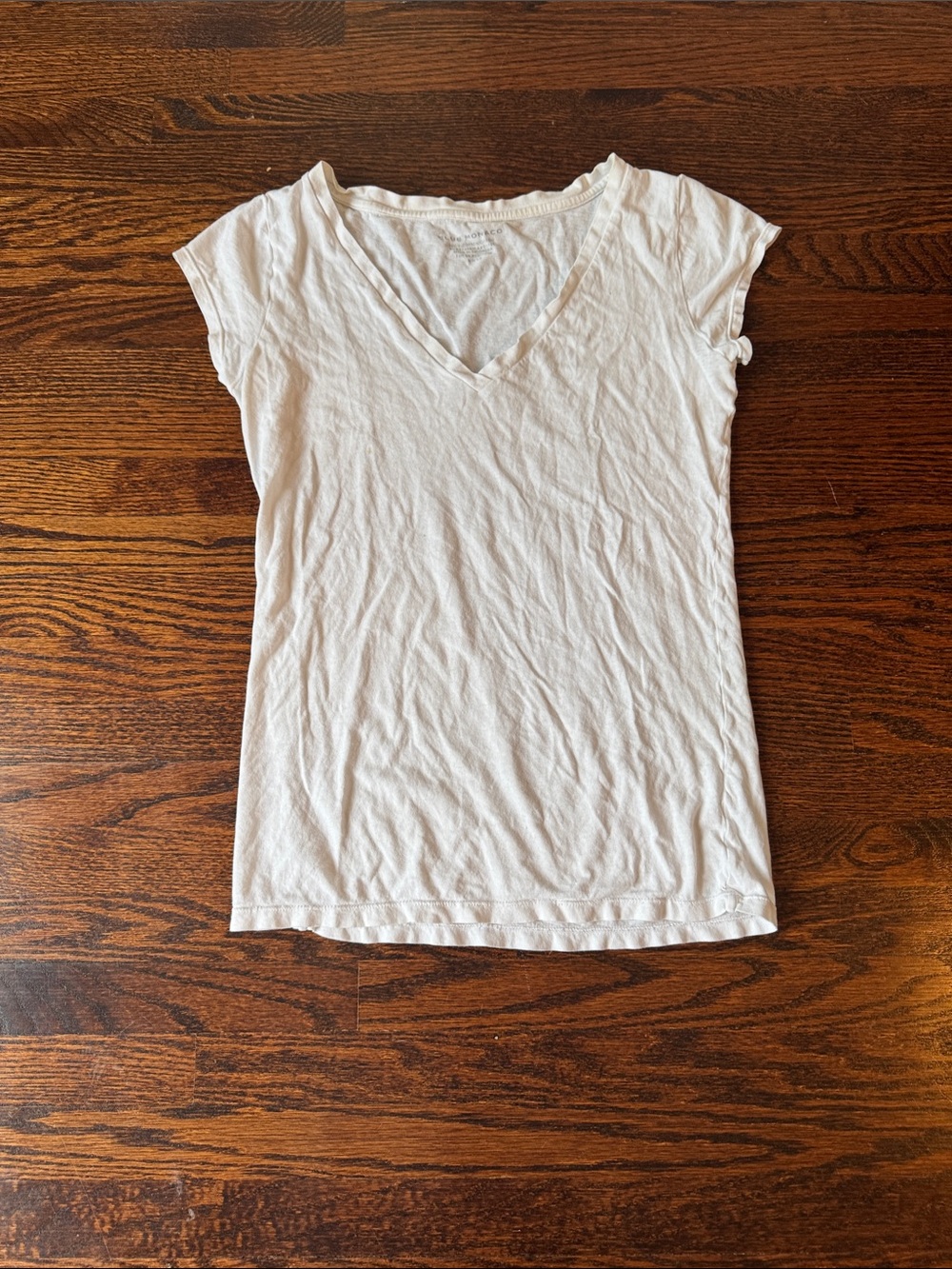 Club Monaco Classic White V-Neck Women’s Tee